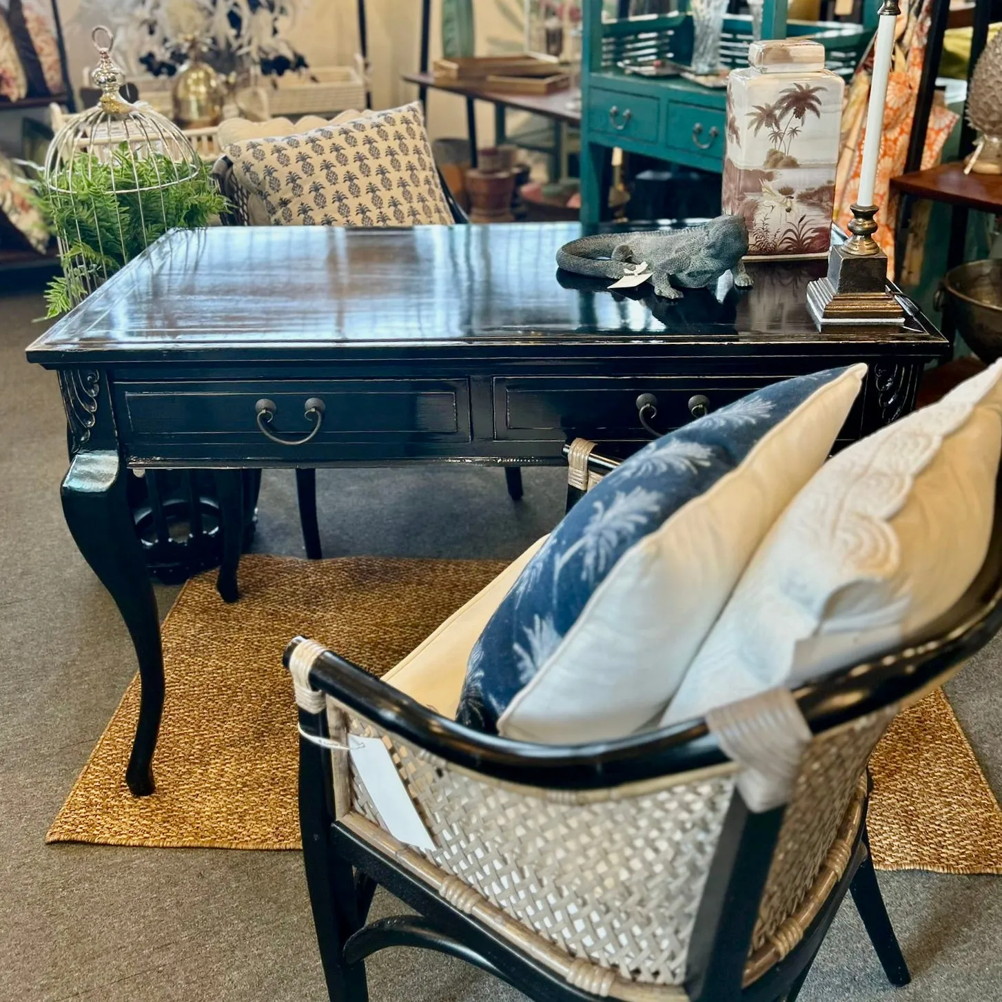 Black Table with Curved Legs