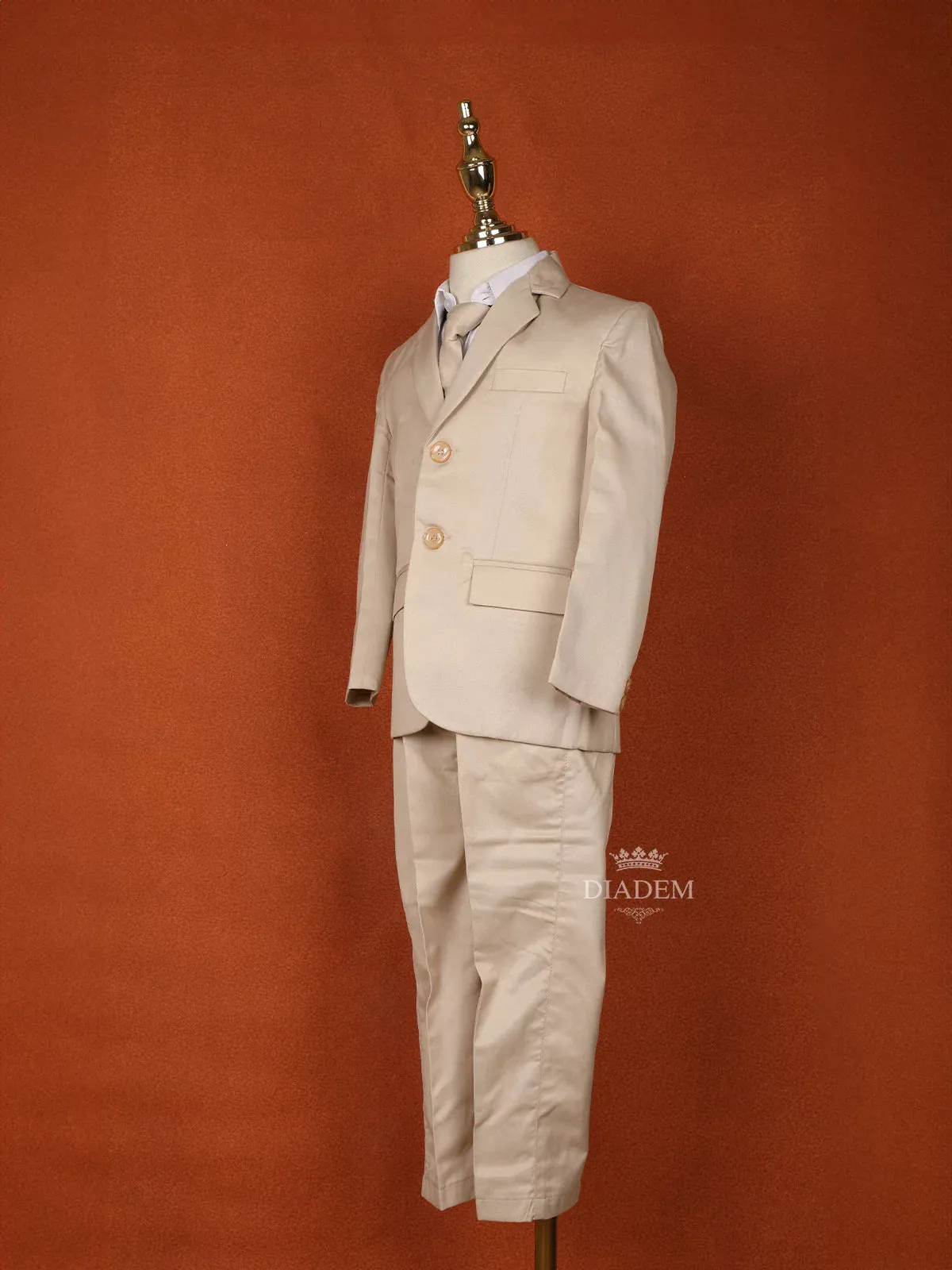 Cream Cotton Blend Coat Suit Paired with Matching Tie Set