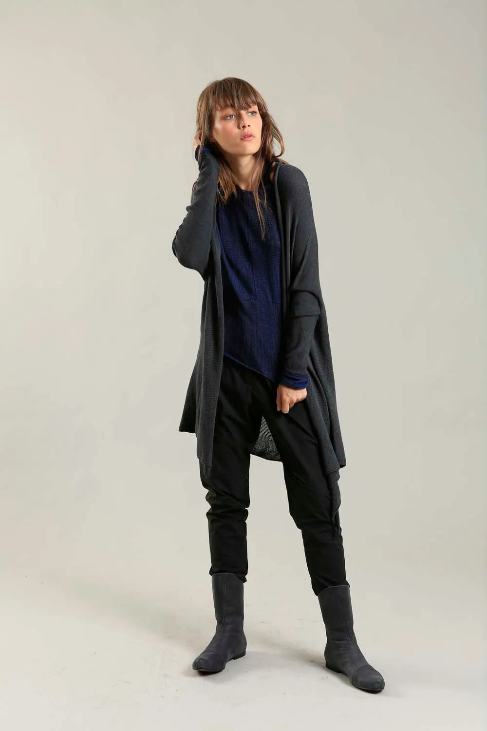 Gin Long Soy light Cardigan in Charcoal