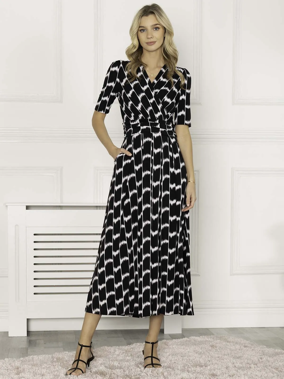 Jolie Moi Akayla Printed Jersey Maxi Dress, Black Geo