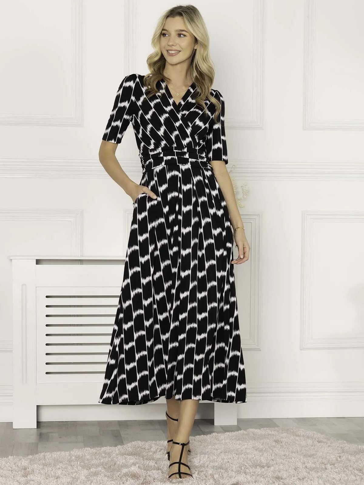 Jolie Moi Akayla Printed Jersey Maxi Dress, Black Geo