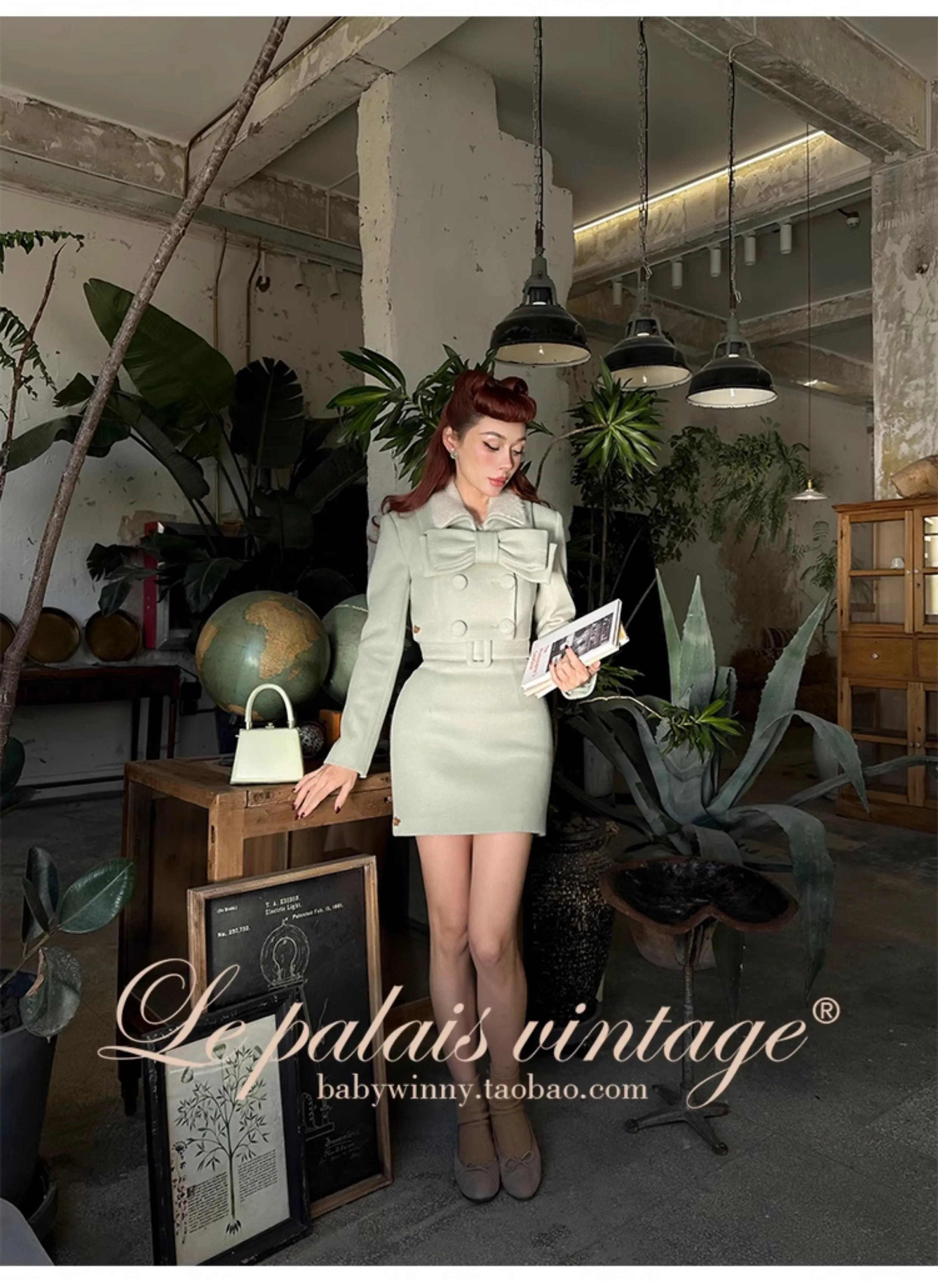 Le Palais Vintage Elegant cropped jacket high-waisted mini skirt -Merritt