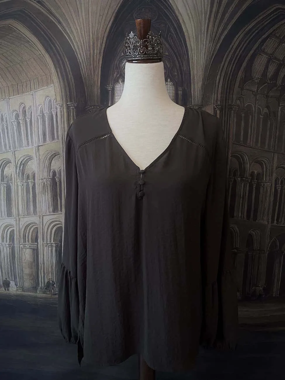 Medieval Inspired V-Neck Bishop Sleeve Blouse in Knight Grey - Size L- XL