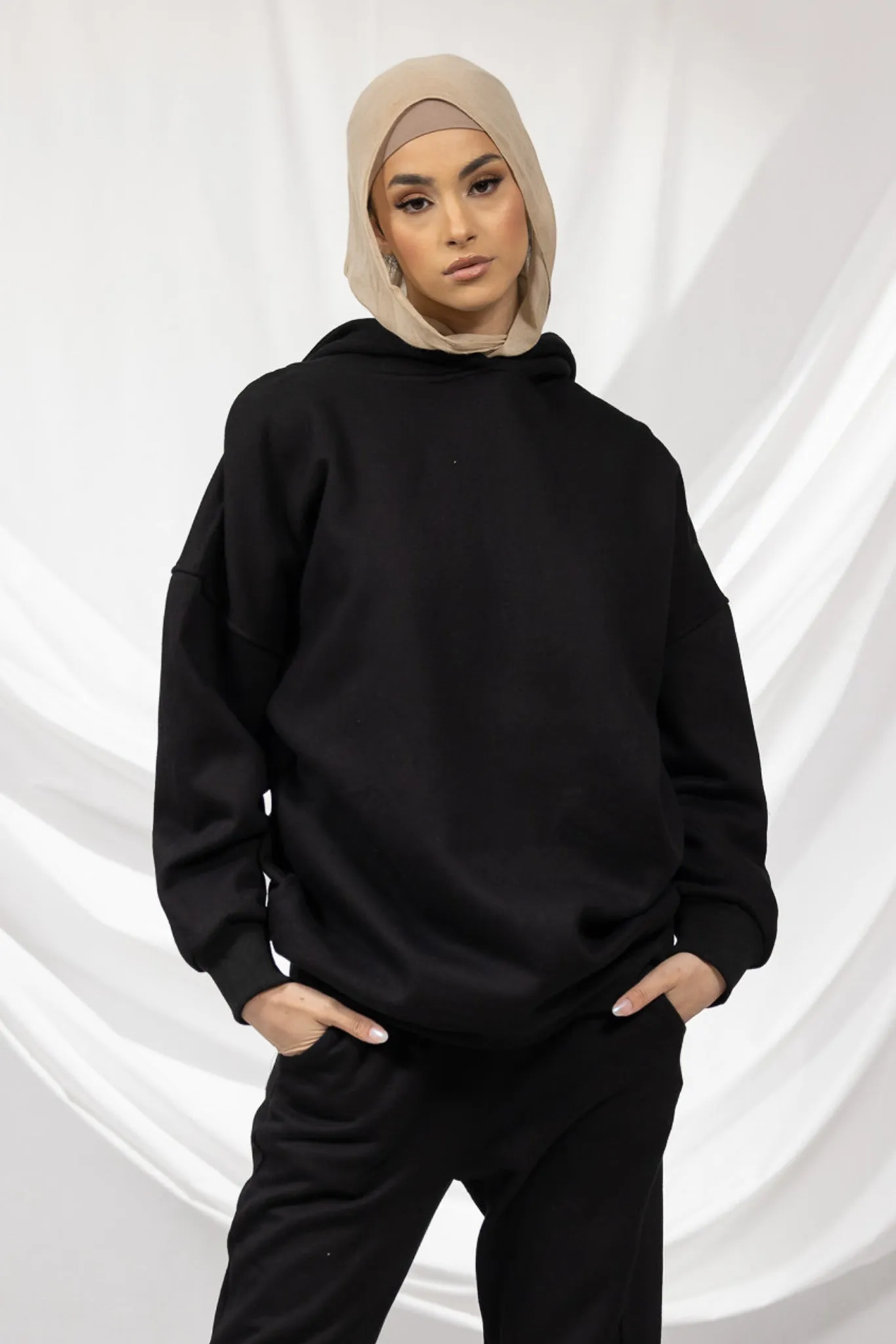 Modelle/Move Hooded Track Jumper