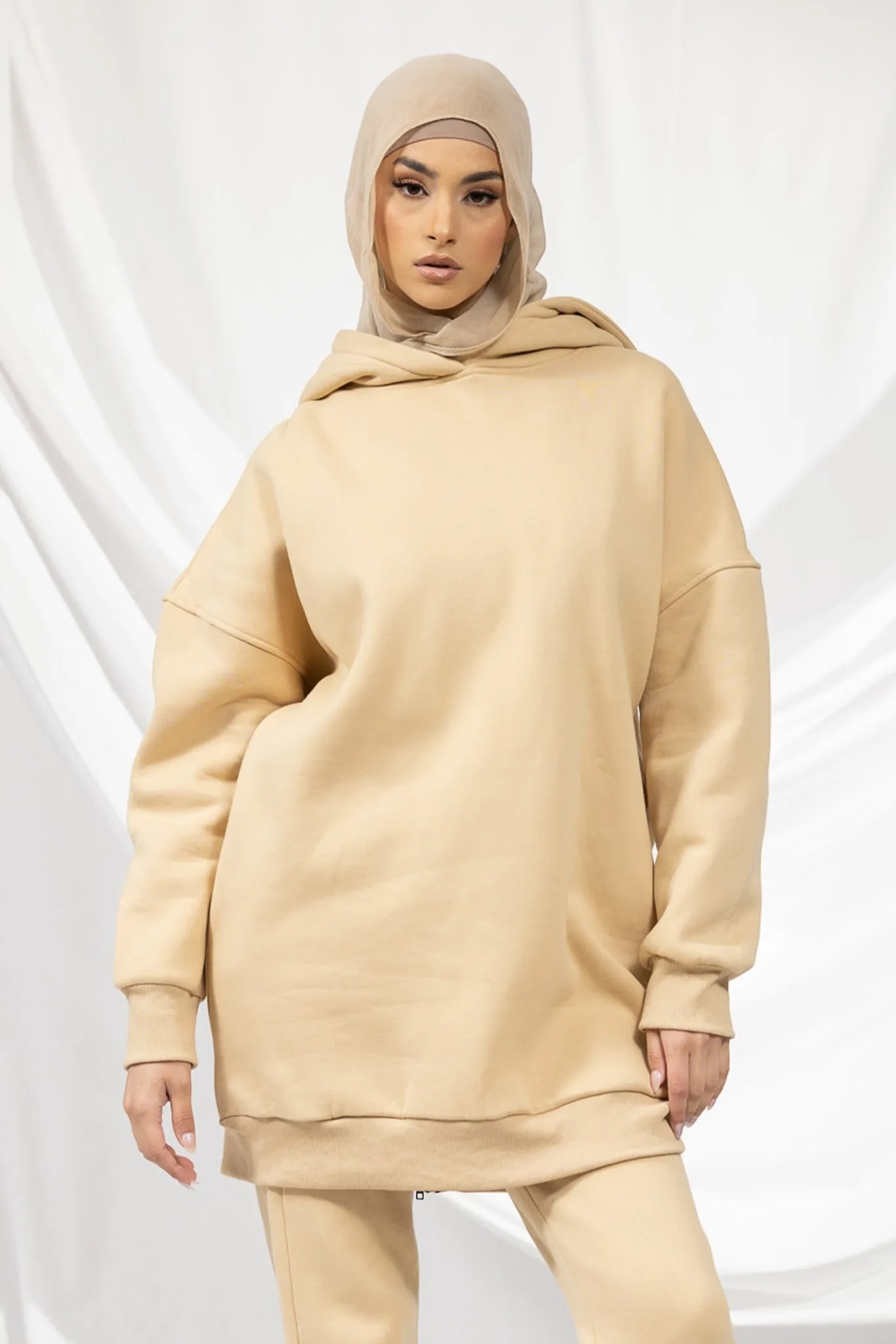 Modelle/Move Hooded Track Jumper