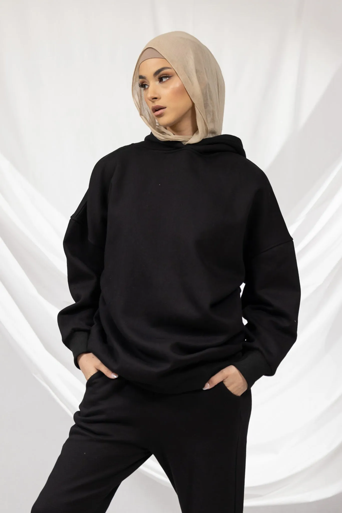 Modelle/Move Hooded Track Jumper