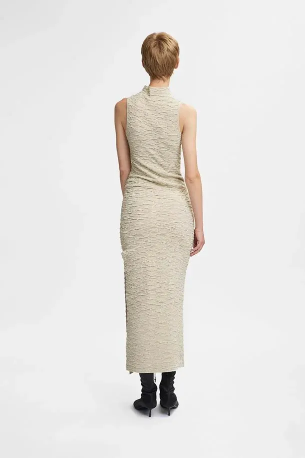 Picca Sleeveless Dress in Off White/Gold