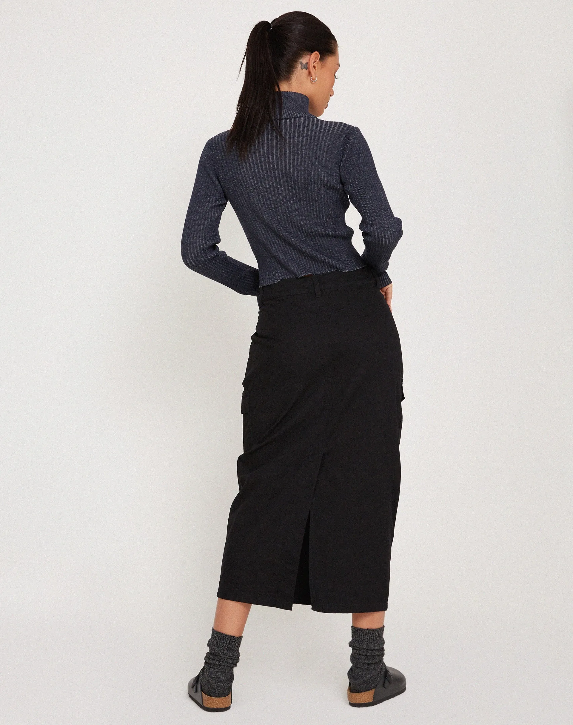 Tuzifa Cropped Jumper in Navy