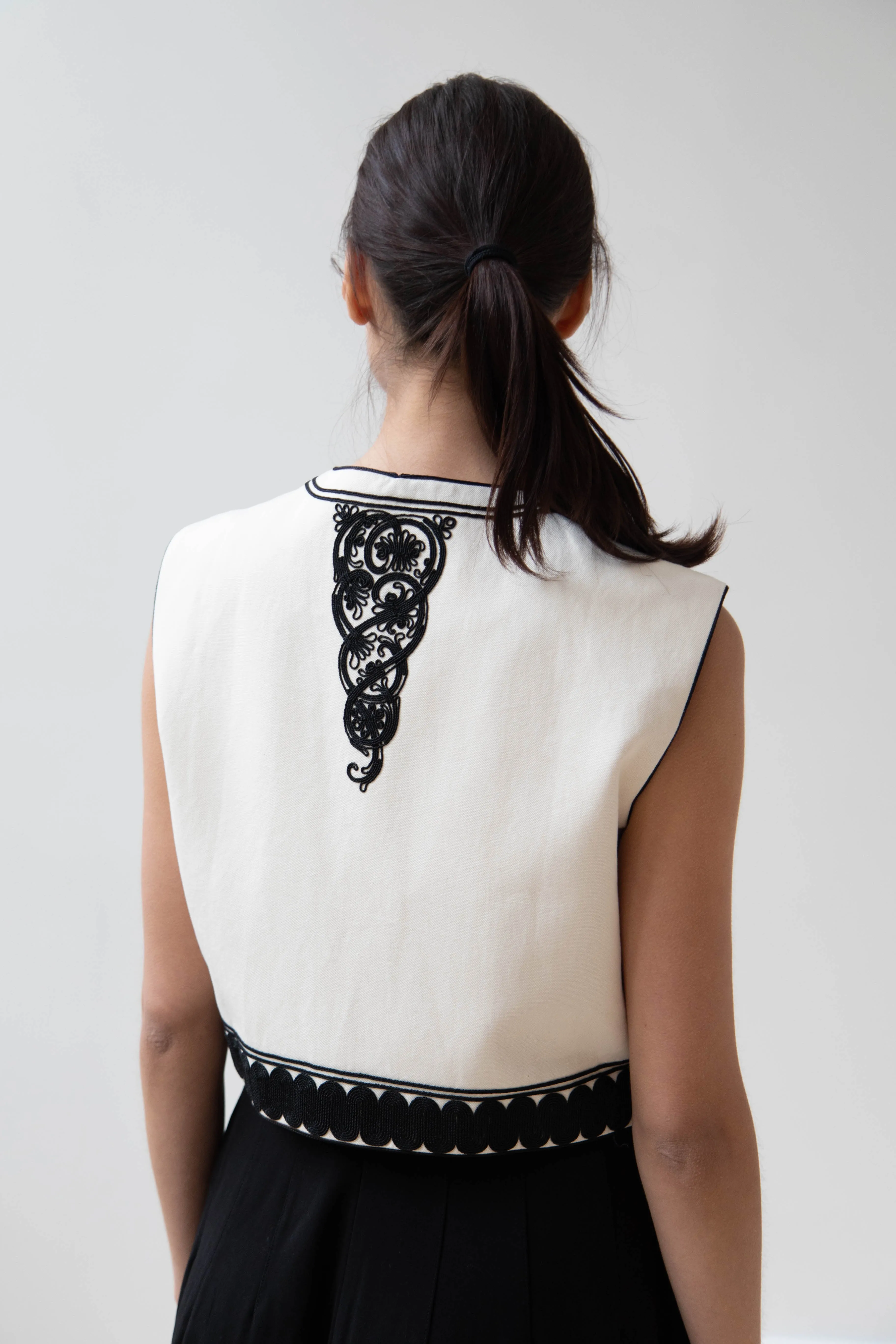 Zeus & Dione | Kymata Vest in Ivory